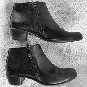 Ecco Ankle Boots - Size 7.5/38 black leather booties. Very good condition.